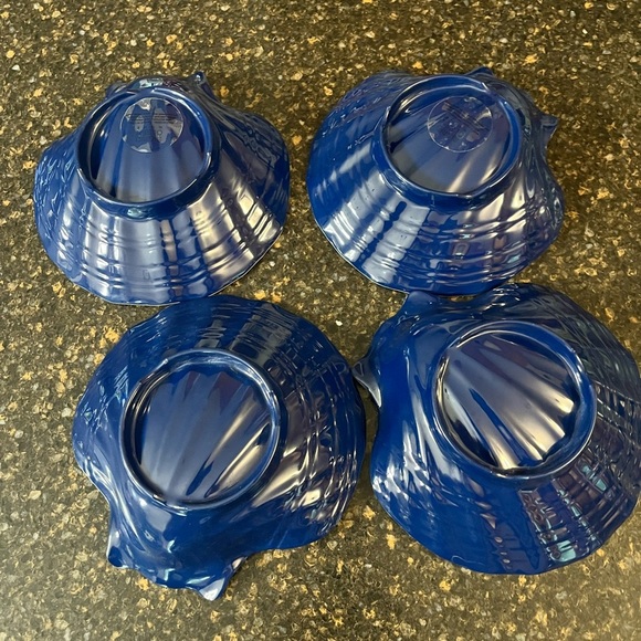 SIGRID OLSEN Melamine scallop Shell Bowls Set of 4 • 6.5” Blue and White Pearl - Picture 10 of 11